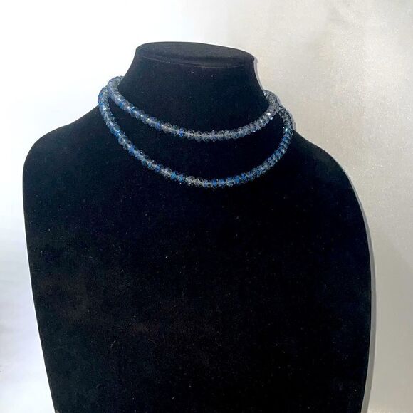 Beautiful! Iridescent Glass Beaded Necklace - Picture 5 of 9